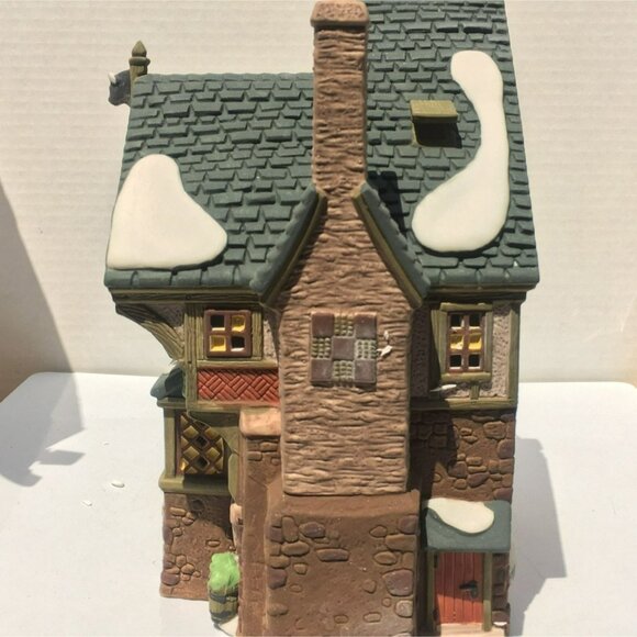 Dept 56 Pied Bull Inn Dickens Village Lighted Christmas Decoration from 1993 - Picture 6 of 10